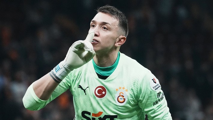 Galatasaray'da ilk ayrılık gerçekleşti! Milli arada eşyalarını bile gönderdi - Resim: 5