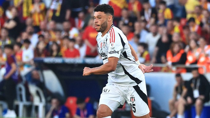 Serdal Adalı 10 futbolcuya kapıyı gösterdi! Fenerbahçe derbisi son maçları olacak - Resim: 7