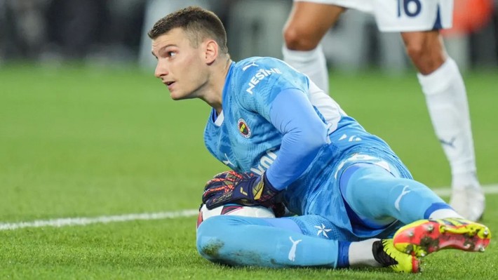 Ne Dominik Livakovic ne de İrfan Can Eğribayat yara sardı! Jose Mourinho, Fransız yıldızı istedi - Resim: 2
