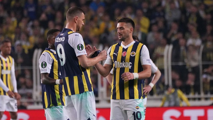 Fenerbahçe'de ayrılık kararı yıldızlara bildirildi: Gelecek yıl takım planında siz yoksunuz! - Resim: 6