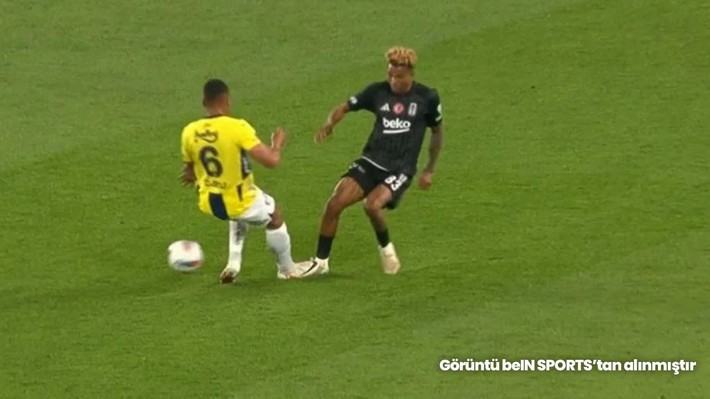 Mourinho'nun penaltı beklediği pozisyon... Trio ekibi, dev derbinin hakem kararlarını yorumladı - Resim: 23