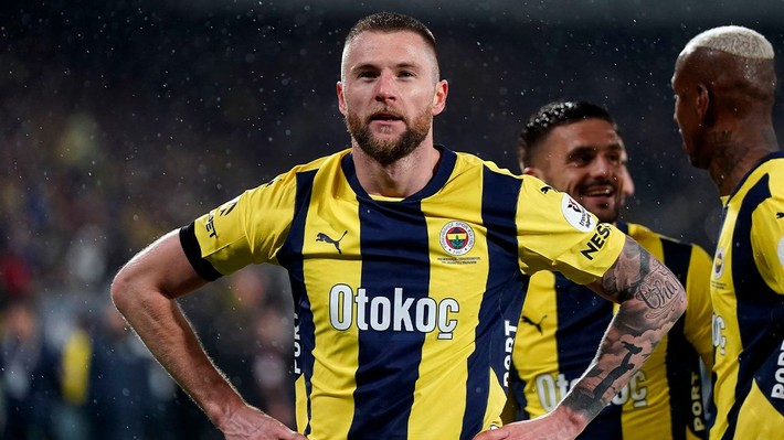 Ali Koç Vitor Pereira'nın eski yıldızını geri getirerek Milan Skriniar'ın partneri yapacak! - Resim: 2