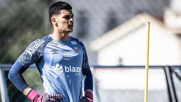 Fernando Muslera'nın veliahtı bulundu! Dursun Özbek teklifi bile hazırladı - Resim: 8