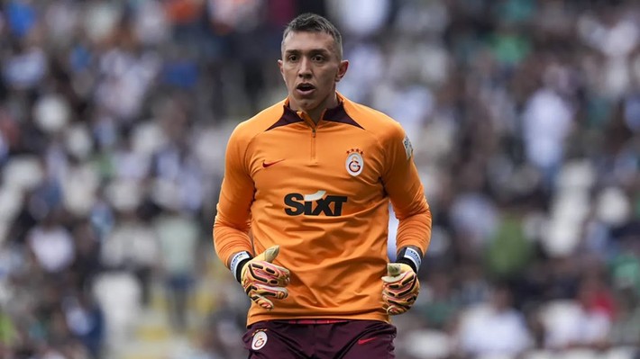 Galatasaray'a Muslera'yı getirmişti! Hedefteki isimleri açıkladı - Resim: 4