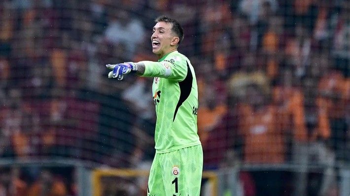 Galatasaray'a Muslera'yı getirmişti! Hedefteki isimleri açıkladı - Resim: 5