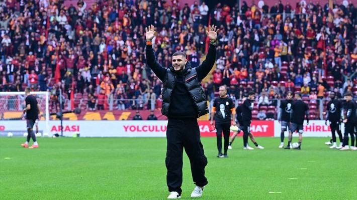 Spaletti'den flaş Icardi & Wanda Nara itirafı: Takımı batıracaklardı - Resim: 1