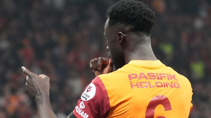 Galatasaray'da şampiyonluk sonrası sürpriz veda! Yeni takımını ve kasaya girecek dev rakamı duyurdular - Resim: 6
