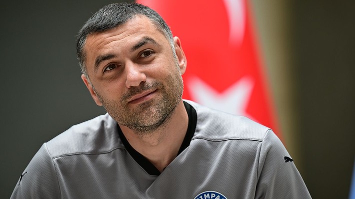 Burak Yılmaz'dan Galatasaraylı yıldıza övgüler: Kim transfer ettiyse tebrik etmek lazım! - Resim: 6