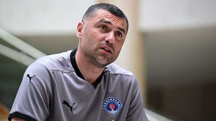 Burak Yılmaz'dan Galatasaraylı yıldıza övgüler: Kim transfer ettiyse tebrik etmek lazım! - Resim: 1