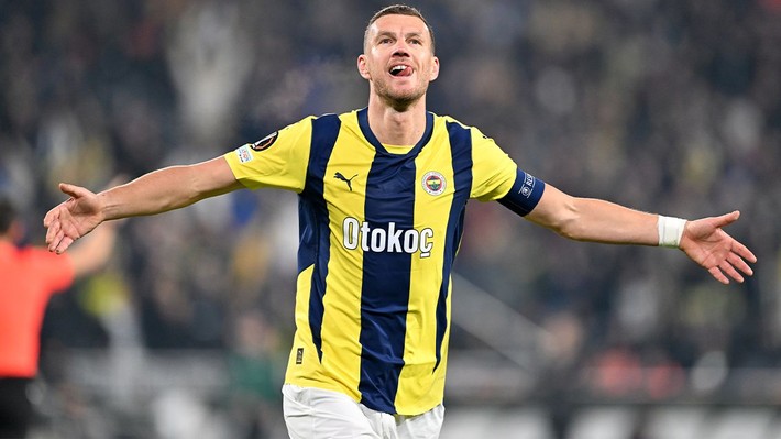 Edin Dzeko ile yollar ayrılıyor! Ali Koç yeni golcüyü İngiltere'de buldu - Resim: 4