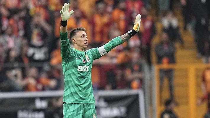 Özbek'e kötü haber! Muslera'ın velihatı için yapılan teklif kabul edilmedi - Resim: 3