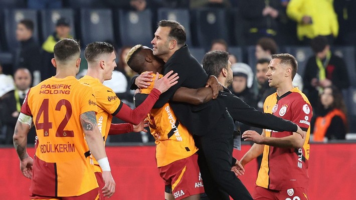 Galatasaray, İstanbul'a getirip tesisleri bile gezdirdi! Dursun Özbek, Okan Buruk'un olmazsa olmaz isteğini yerine getirdi - Resim: 2