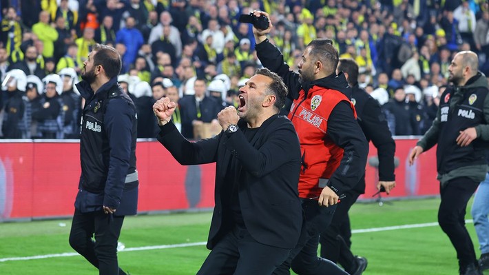 Galatasaray, İstanbul'a getirip tesisleri bile gezdirdi! Dursun Özbek, Okan Buruk'un olmazsa olmaz isteğini yerine getirdi - Resim: 3