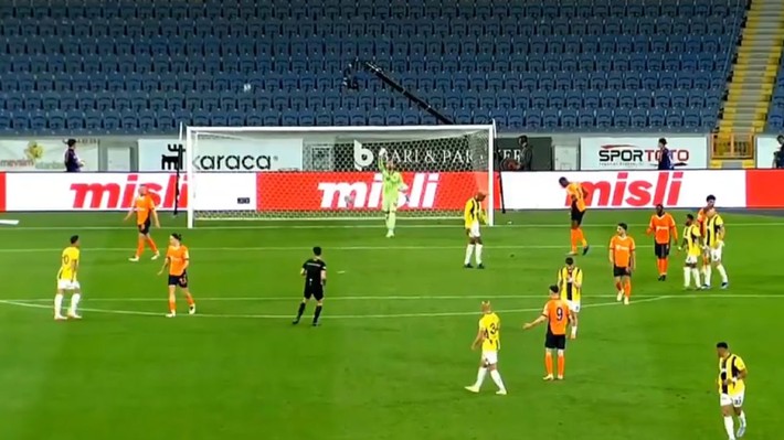 Tadic Talisca'nın üzerine yürüdü! Başakşehir'de gergin anlar - Resim: 4