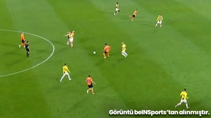 Başakşehir-Fenerbahçe maçı için hakem yorumları: Burak Pakkan 2 penaltı, 3 kırmızı kartı atladı! - Resim: 17