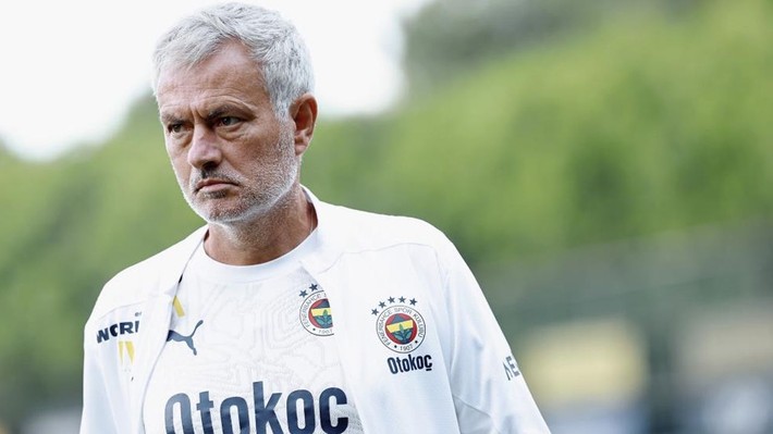 Fenerbahçe'de sezonun faturası 11 futbolcuya kesildi! Ayrılık depremi yaşanacak - Resim: 3