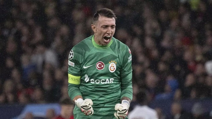 Galatasaray'da yıldız isme izin çıktı! "Gidebilirsin" - Resim: 8
