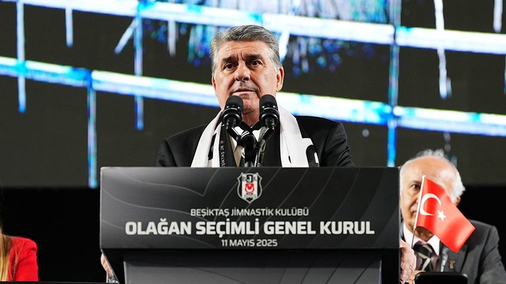 Serdal Adalı, Mourinho'nun hayalini kurduğu forvete imzayı attırıyor! İşte Beşiktaş'ın yeni golcüsü - Resim: 2