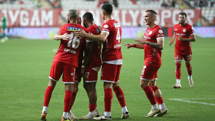 Dünya kulüp sıralaması açıklandı! Galatasaray tırmanışta, Fenerbahçe düşüşte - Resim: 3