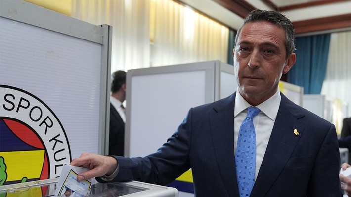 Ali Koç Fenerbahçe Gönüllüleri Derneği'ni bastı! “Siz bizi devirmeye mi çalışıyorsunuz?” - Resim: 4