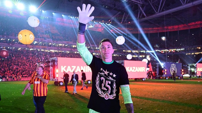 Şampiyonluk sabahı transfer çalımı! Okan Buruk Ali Koç'un listesindeki 1 numara için harekete geçti! Muslera'nın yerini dolduracak isim... - Resim: 2
