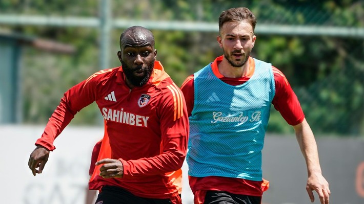 Dursun Özbek Batagov'la Uğurcan Çakır'ı alacak Trabzonspor'a üç yıldız verecek! - Resim: 4