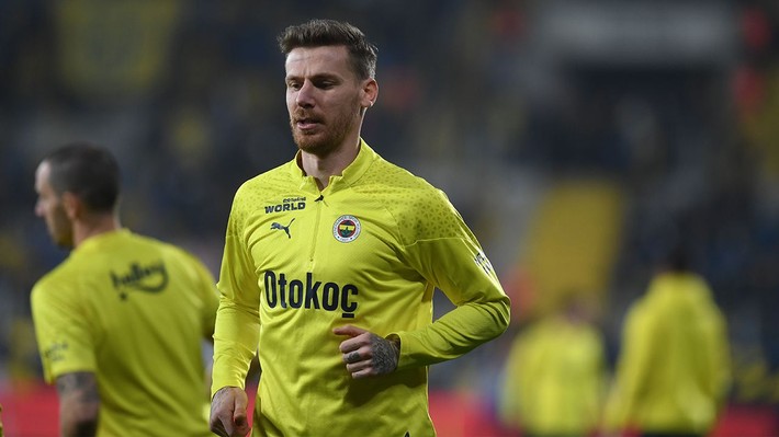 Şampiyon olamadığı 11 sezonda Fenerbahçe'den yolu geçen 50 yıldız futbolcu - Resim: 18