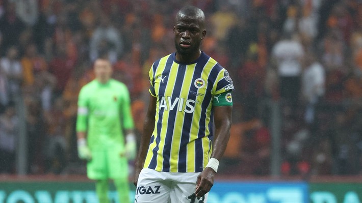 Şampiyon olamadığı 11 sezonda Fenerbahçe'den yolu geçen 50 yıldız futbolcu - Resim: 33