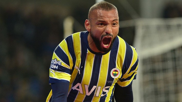 Şampiyon olamadığı 11 sezonda Fenerbahçe'den yolu geçen 50 yıldız futbolcu - Resim: 49