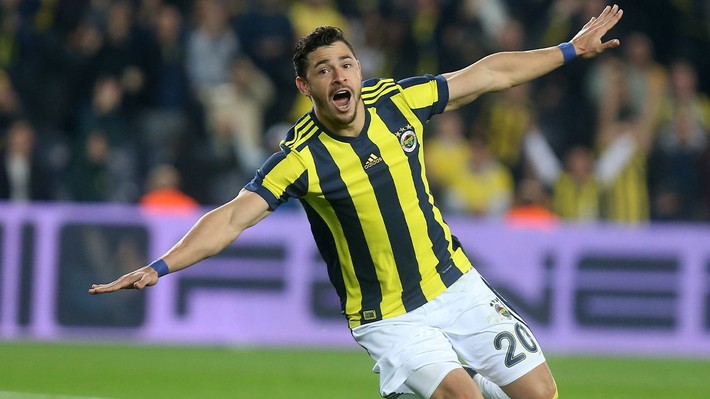 Şampiyon olamadığı 11 sezonda Fenerbahçe'den yolu geçen 50 yıldız futbolcu - Resim: 9