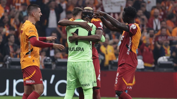Galatasaray'dan kaleye Muslera'yı unutturacak transfer! Dursun Özbek'ten Şampiyonlar Ligi hediyesi - Resim: 2
