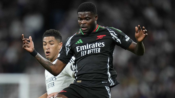Serdal Adalı, Devler Ligi finalinin kapısından dönen yıldızı İstanbul'a getiriyor! Beşiktaş'tan iki bomba birden - Resim: 3