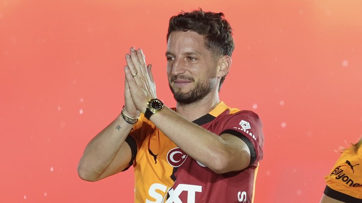 Yenikapı'da ağlayan Dries Mertens Dursun Özbek'e transfer çalımı attı! Dünyaca ünlü yıldızı ikna etti: "Firavunvari tekliflere rağmen..." - Resim: 3