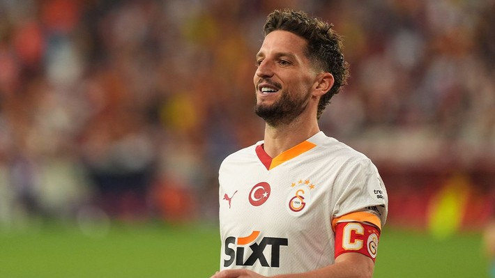 Yenikapı'da ağlayan Dries Mertens Dursun Özbek'e transfer çalımı attı! Dünyaca ünlü yıldızı ikna etti: "Firavunvari tekliflere rağmen..." - Resim: 4