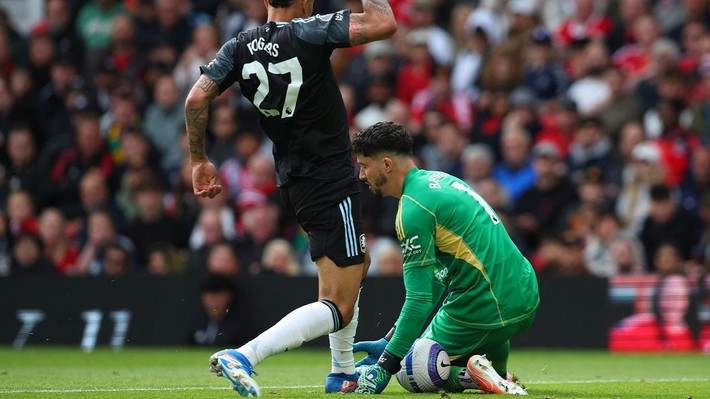 İngiltere bu pozisyonu konuşuyor! Altay Bayındır Unai Emery'yi Şampiyonlar Ligi'nden etti Aston Villa harekete geçti: "PGMOL'a şikayet ettik" - Resim: 7