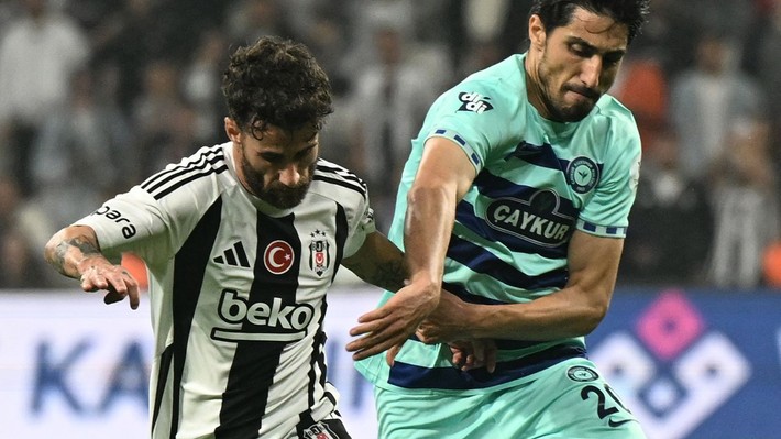 Yıldız 10 numara için sürpriz transfer hamlesi! Hakan Çalhanoğlu Serdal Adalı'nın "Mutlaka kalsın" dediği yıldızla takım arkadaşı olabilir... - Resim: 2