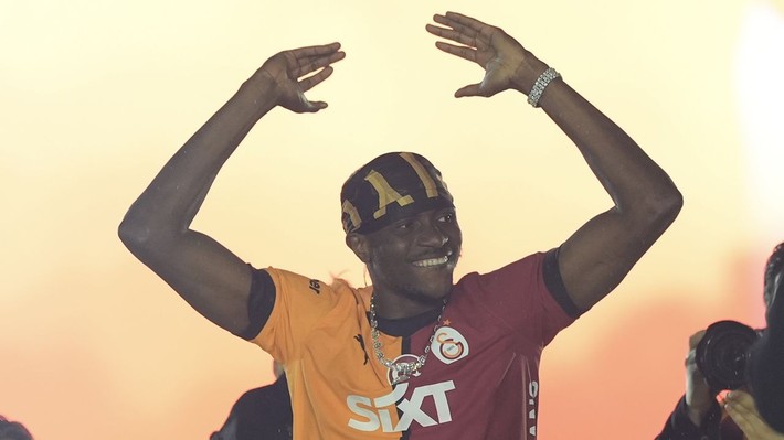 Osimhen haftada 825 bin euro kazanacak! Ayağının tozuyla Arda Güler'e rakip olacak - Resim: 2