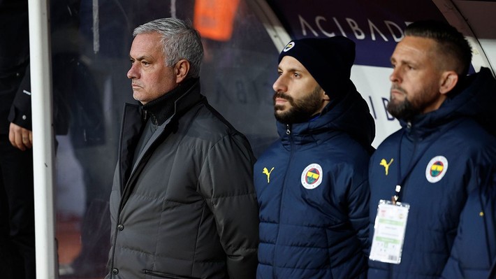 Mourinho'nun ekibindeki krizin sebebi belli oldu! İşte Fenerbahçe'nin 4 yeni antrenörü - Resim: 8
