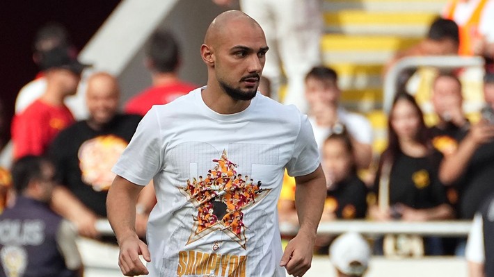 Galatasaray taraftarı çıldırdı: Koşmayı bırakın yürüyemiyor bile! Sen tam bir amatörsün - Resim: 4