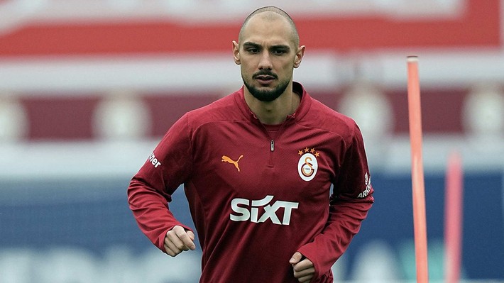 Galatasaray taraftarı çıldırdı: Koşmayı bırakın yürüyemiyor bile! Sen tam bir amatörsün - Resim: 5
