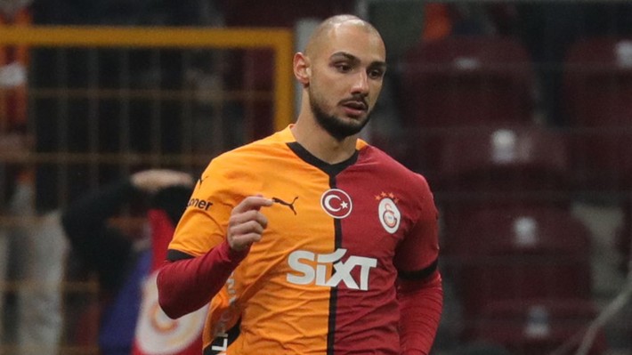 Galatasaray taraftarı çıldırdı: Koşmayı bırakın yürüyemiyor bile! Sen tam bir amatörsün - Resim: 6