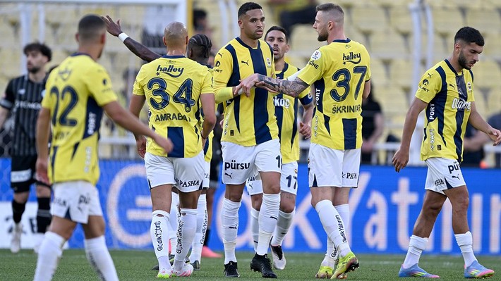 Fenerbahçe taraftarı 'Gitsin' dedi! Ali Koç ve Jose Mourinho'nun prensine 20 milyon euroluk teklif - Resim: 1