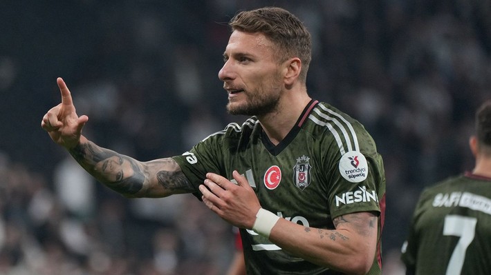Serdal Adalı ezeli rakibin golcüsü için görüşmelere başladı! Bonservisi bile belli oldu - Resim: 2