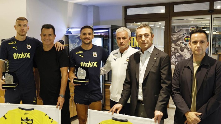 Jose Mourinho'dan Acun Ilıcalı'ya sert tepki: Bize bunu mu layık gördünüz! - Resim: 16