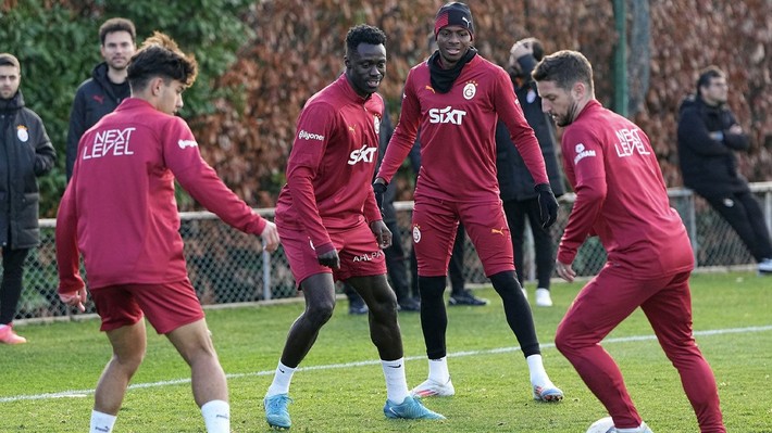 Özbek Davinson konusunu kapattı! "Everton istiyordu menajeriyle el sıkıştık" - Resim: 3