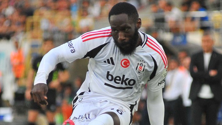 Serdal Adalı'nın yüzüne bakmadığı yıldız isim Galatasaray'a gidiyor! Transferde yılın sürprizi - Resim: 2