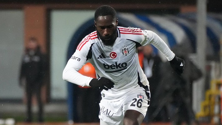 Serdal Adalı'nın yüzüne bakmadığı yıldız isim Galatasaray'a gidiyor! Transferde yılın sürprizi - Resim: 5