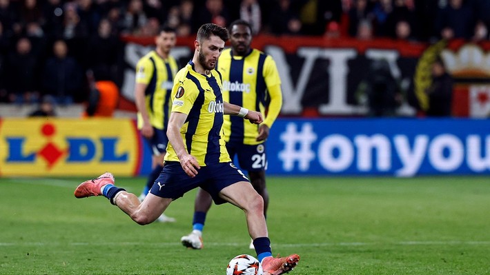 Mourinho yüzüne bile bakmamıştı şimdi kalmasını istiyor! Özel görüşmede kararını iletti - Resim: 6