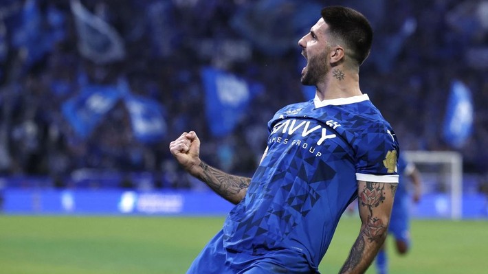 F.Bahçe'den G.Saray'a cevap: Sane'yi alırsan o yıldızı transfer ederim - Resim: 9