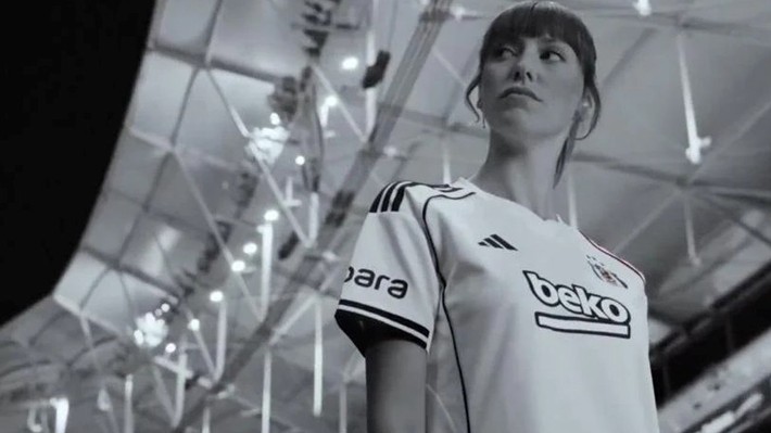 Beşiktaş yeni sezonda giyeceği formaları tanıttı! - Resim: 11